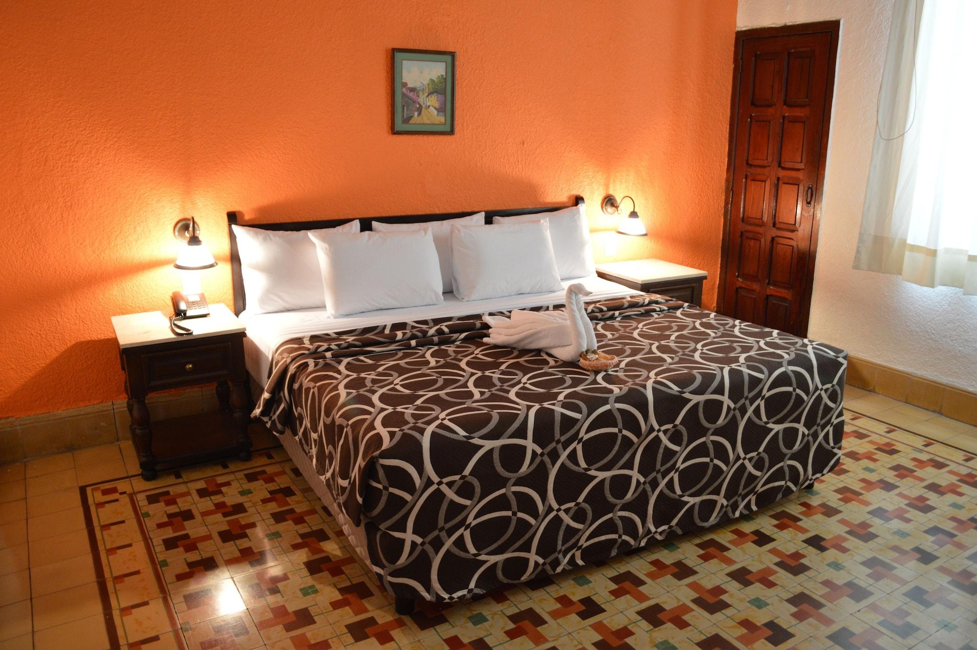 Hotel Colon Merida Ngoại thất bức ảnh