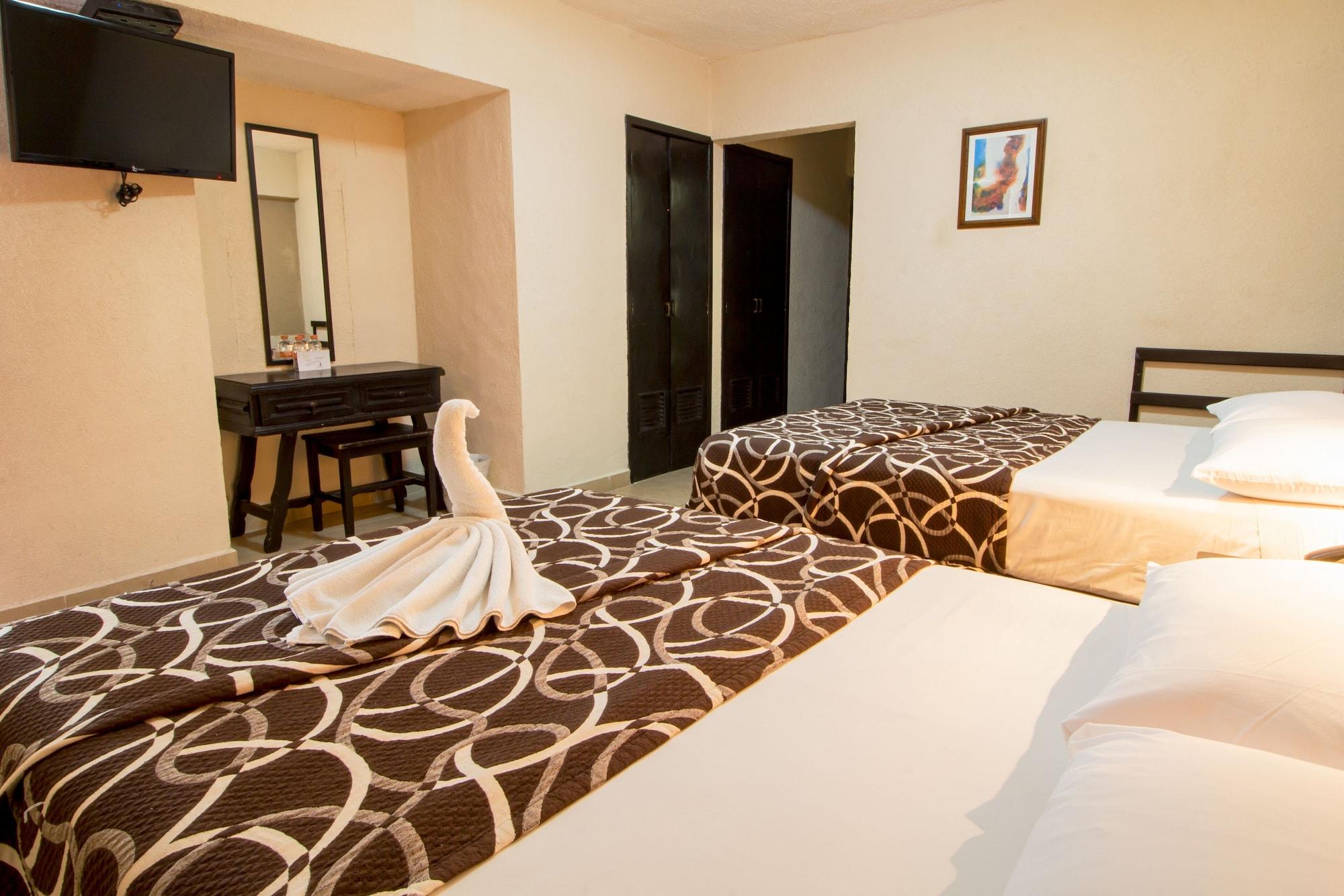 Hotel Colon Merida Ngoại thất bức ảnh
