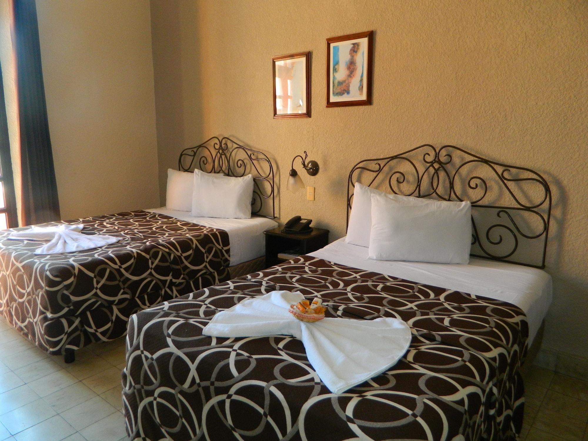Hotel Colon Merida Ngoại thất bức ảnh