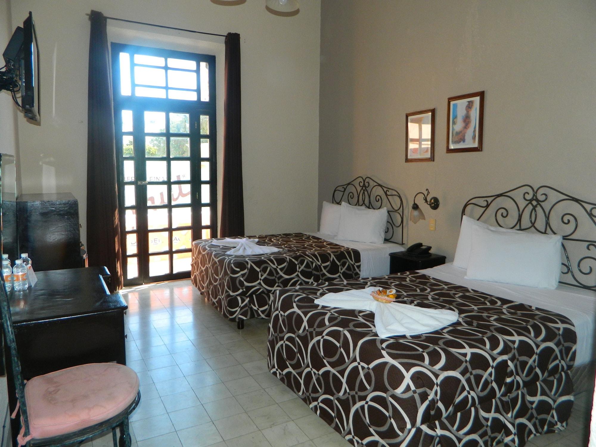 Hotel Colon Merida Ngoại thất bức ảnh