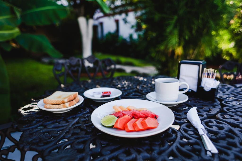 Hotel Colon Merida Ngoại thất bức ảnh