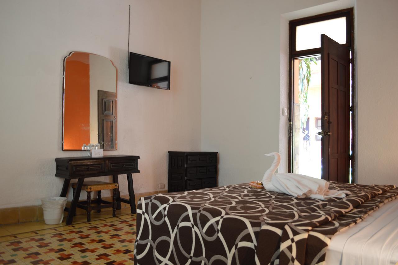 Hotel Colon Merida Ngoại thất bức ảnh