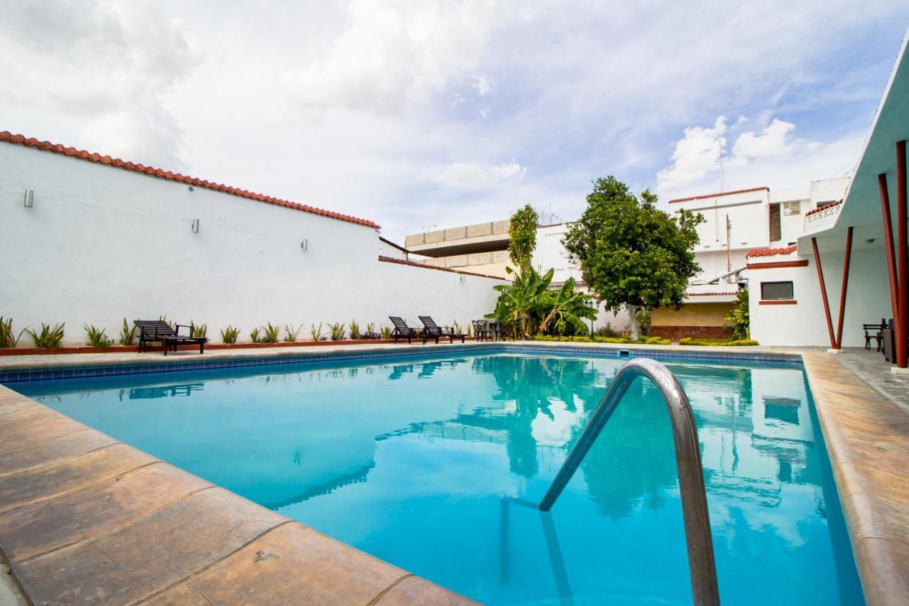 Hotel Colon Merida Ngoại thất bức ảnh